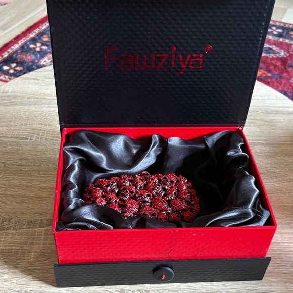 Fawziya Skull Clutch - Picture 9 of 10